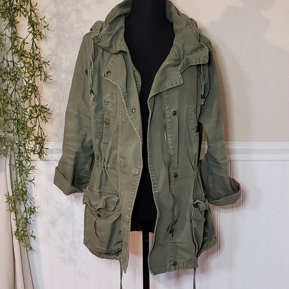 Willow & Clay Jackets & Blazers - Willow and Clay distressed anorak jacket